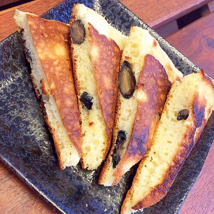 お正月に余った黒豆で甘酒入りホットケーキ！